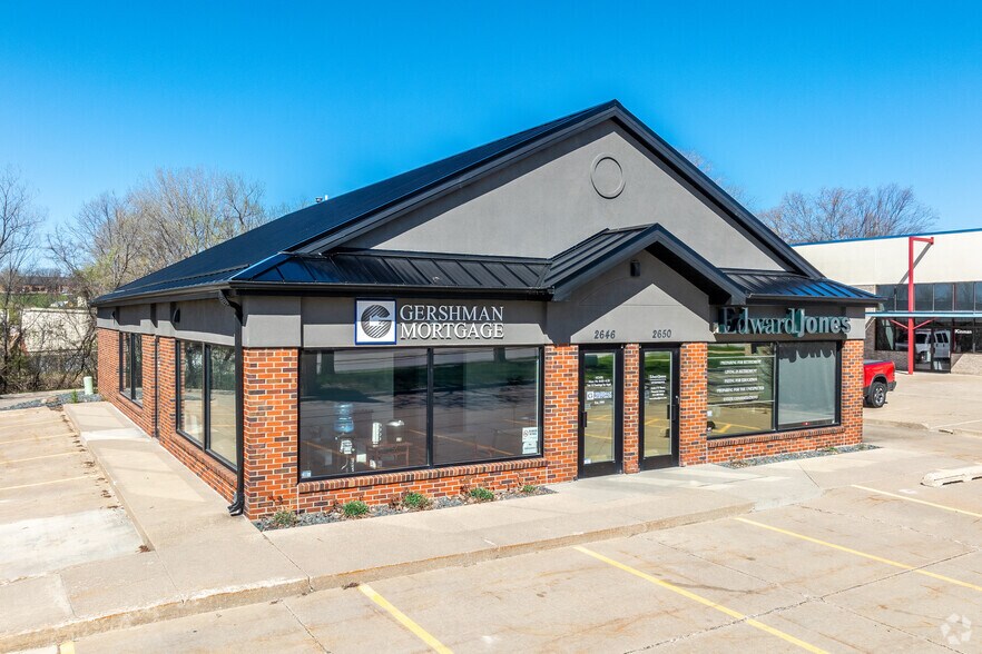 2646-2650 100th St, Urbandale, IA à louer - Photo principale – Image 1 sur 6