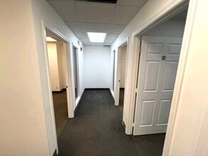 2727 E Oakland Park Blvd, Fort Lauderdale, FL à louer Photo intérieure– Image 2 sur 18