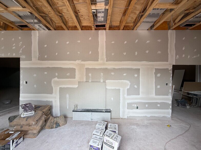 200 W Cano St, Edinburg, TX à louer - Photo de la construction – Image 2 sur 10