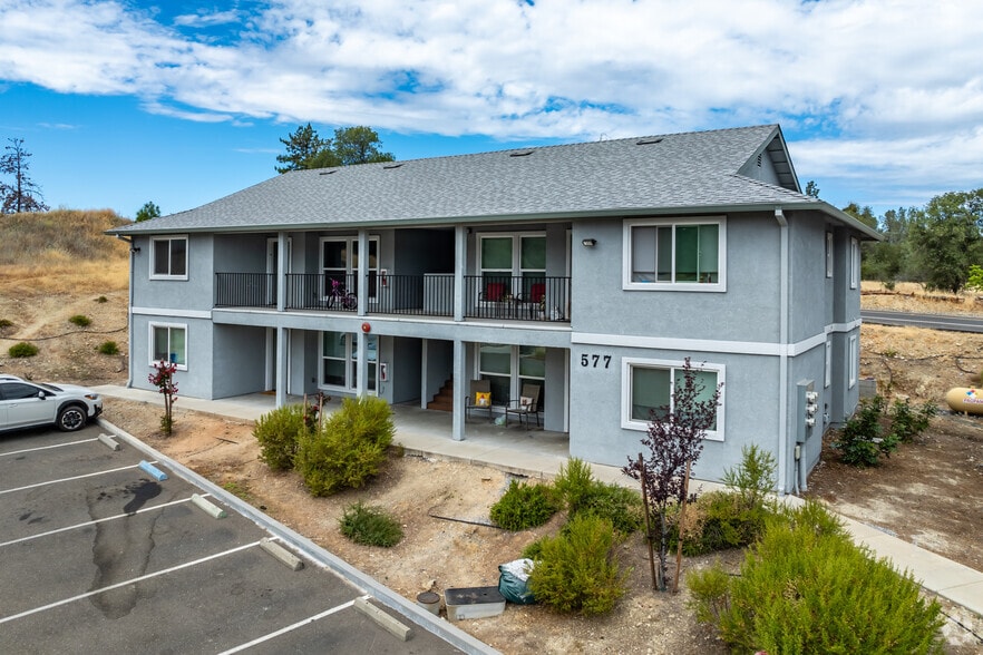 575-579 Racquet Way, Diamond Springs, CA à vendre - Photo principale – Image 1 sur 19