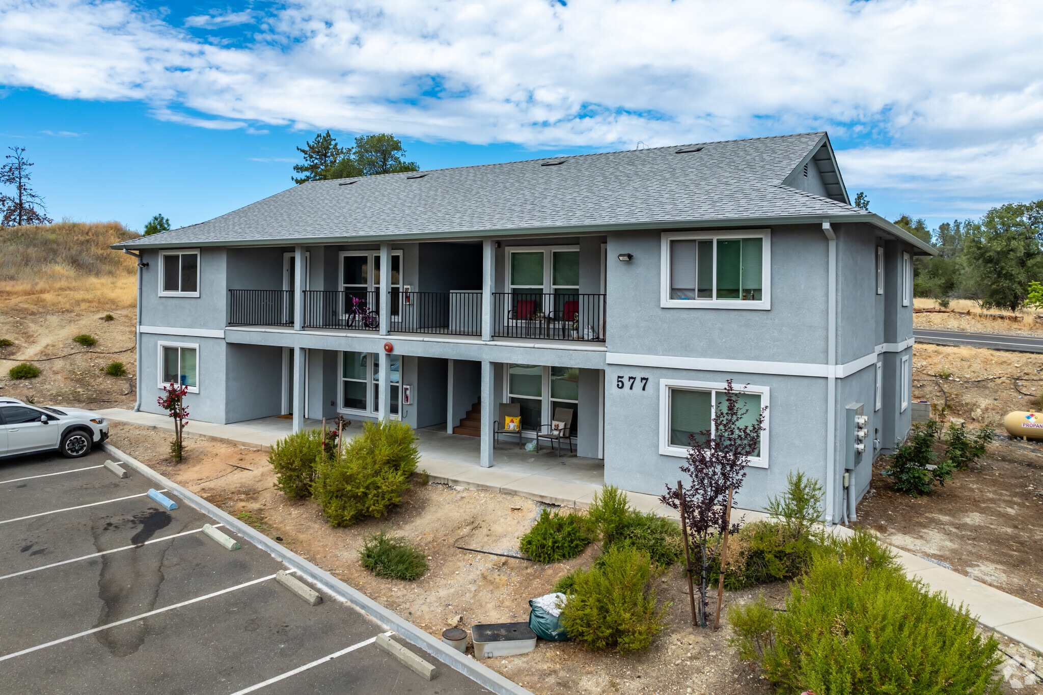 575-579 Racquet Way, Diamond Springs, CA à vendre Photo principale– Image 1 sur 20
