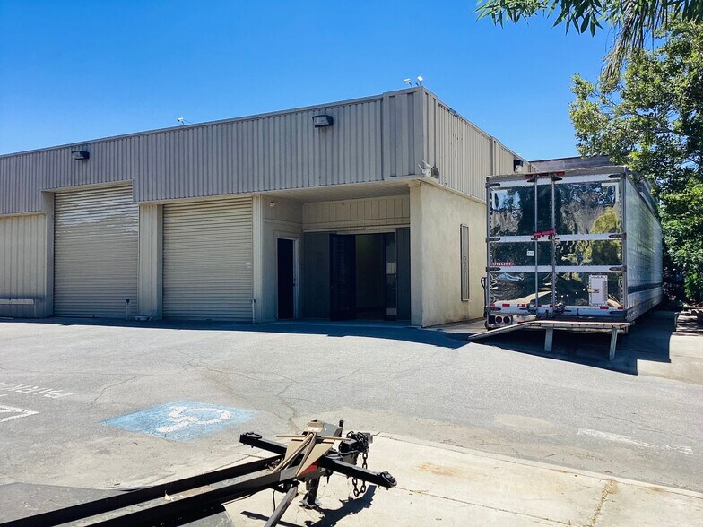 2152 N Briarwood Ave, Fresno, CA à louer - Photo de l’immeuble – Image 3 sur 31