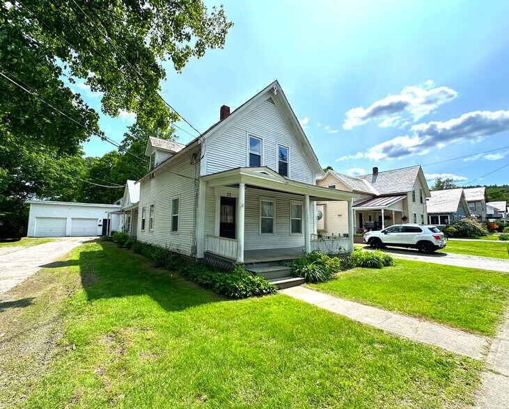 22 Chestnut St, Brattleboro, VT à vendre - Photo de l’immeuble – Image 1 sur 18