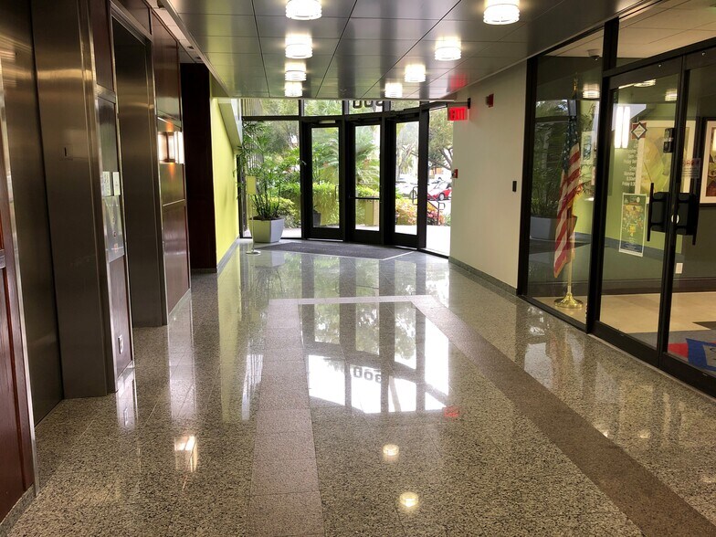 300 S Pine Island Rd, Plantation, FL à louer - Photo intérieure – Image 3 sur 24