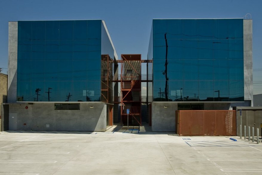 8931 Ellis Ave, Los Angeles, CA à vendre - Photo de l’immeuble – Image 3 sur 17