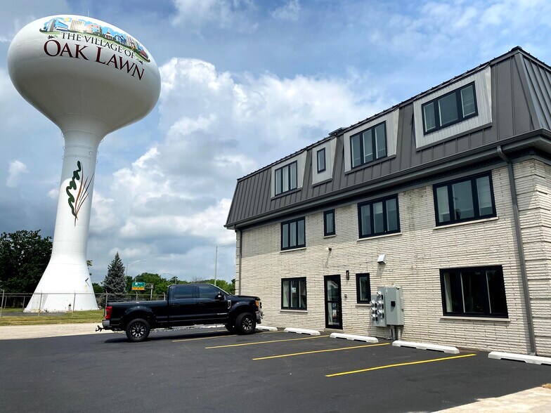 6837 W 95th St, Oak Lawn, IL à vendre - Photo principale – Image 1 sur 6