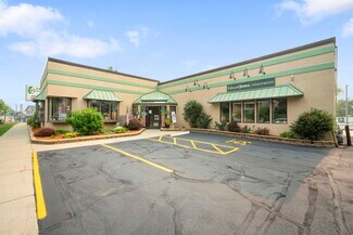Plus de détails pour 319-325 S Main St, West Bend, WI - Local commercial à vendre