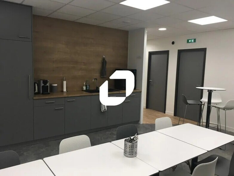 Bureau dans Meylan à louer - Photo de l’immeuble – Image 3 sur 6