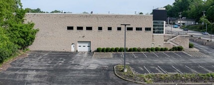 4800 Clairton Blvd, Pittsburgh, PA à louer Photo de l’immeuble– Image 2 sur 5
