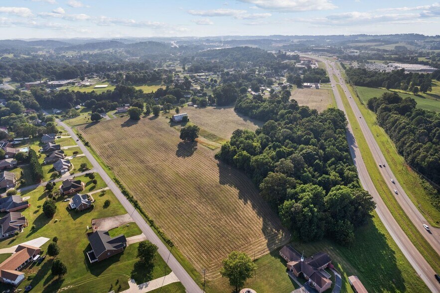 East Andrew Johnson Highway, Greeneville, TN à vendre - Photo de l’immeuble – Image 3 sur 16