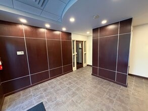 4800 Old Kingston Pike, Knoxville, TN à louer Hall d’entrée– Image 2 sur 11