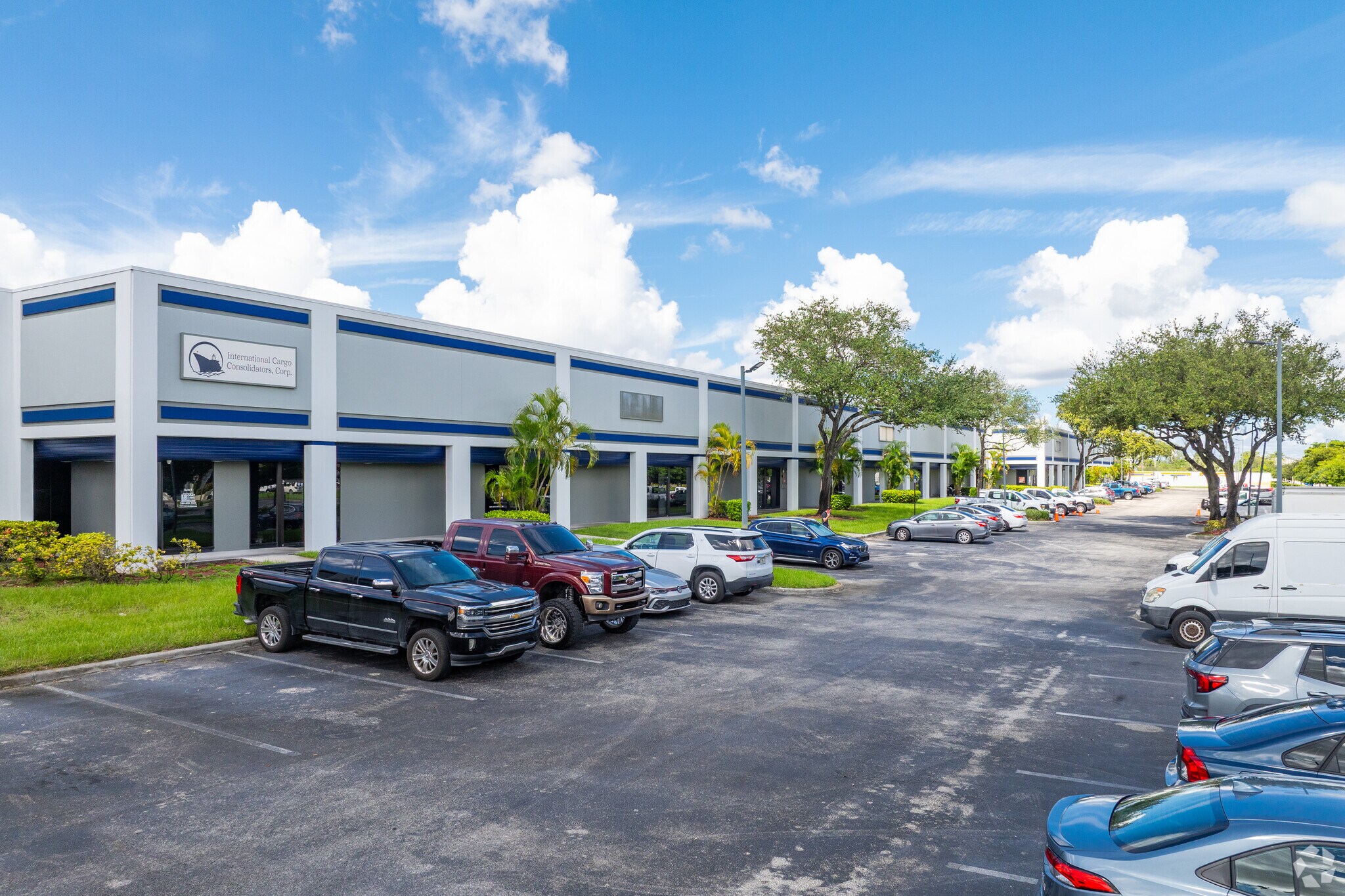 11701 NW 102nd Rd, Medley, FL à louer Photo principale– Image 1 sur 6
