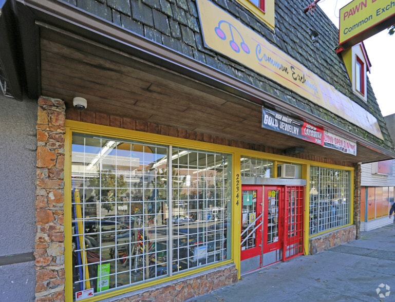 22344 Lougheed Hwy, Maple Ridge, BC à louer - Photo de l’immeuble – Image 2 sur 3