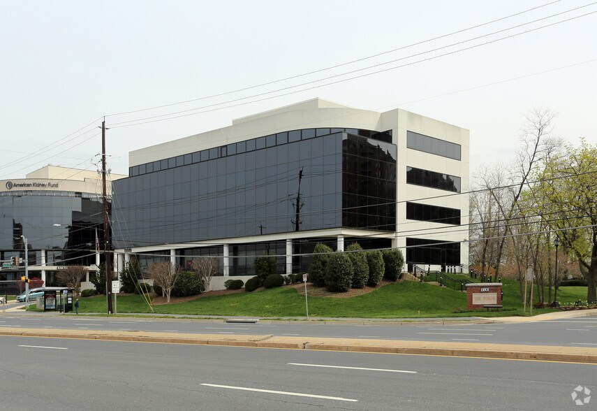 11919 Rockville Pike, North Bethesda, MD à louer - Photo de l’immeuble – Image 1 sur 7