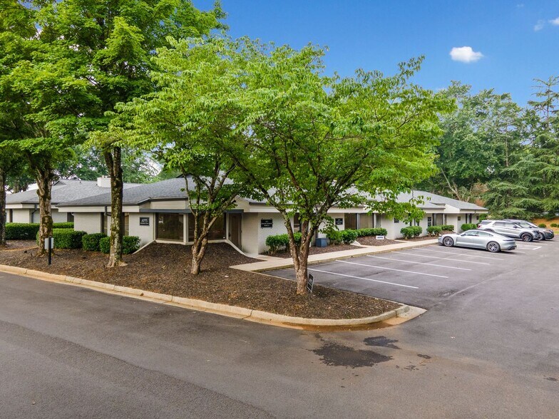 600 Houze Way, Roswell, GA à louer - Photo de l’immeuble – Image 3 sur 24