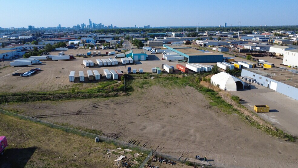 99 St Unit A NW, Edmonton, AB à vendre - Photo de l’immeuble – Image 3 sur 7