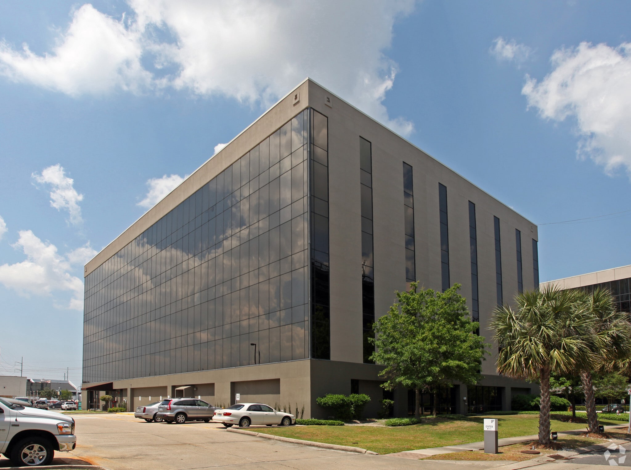 3330 W Esplanade Ave, Metairie, LA à louer Photo principale– Image 1 sur 10