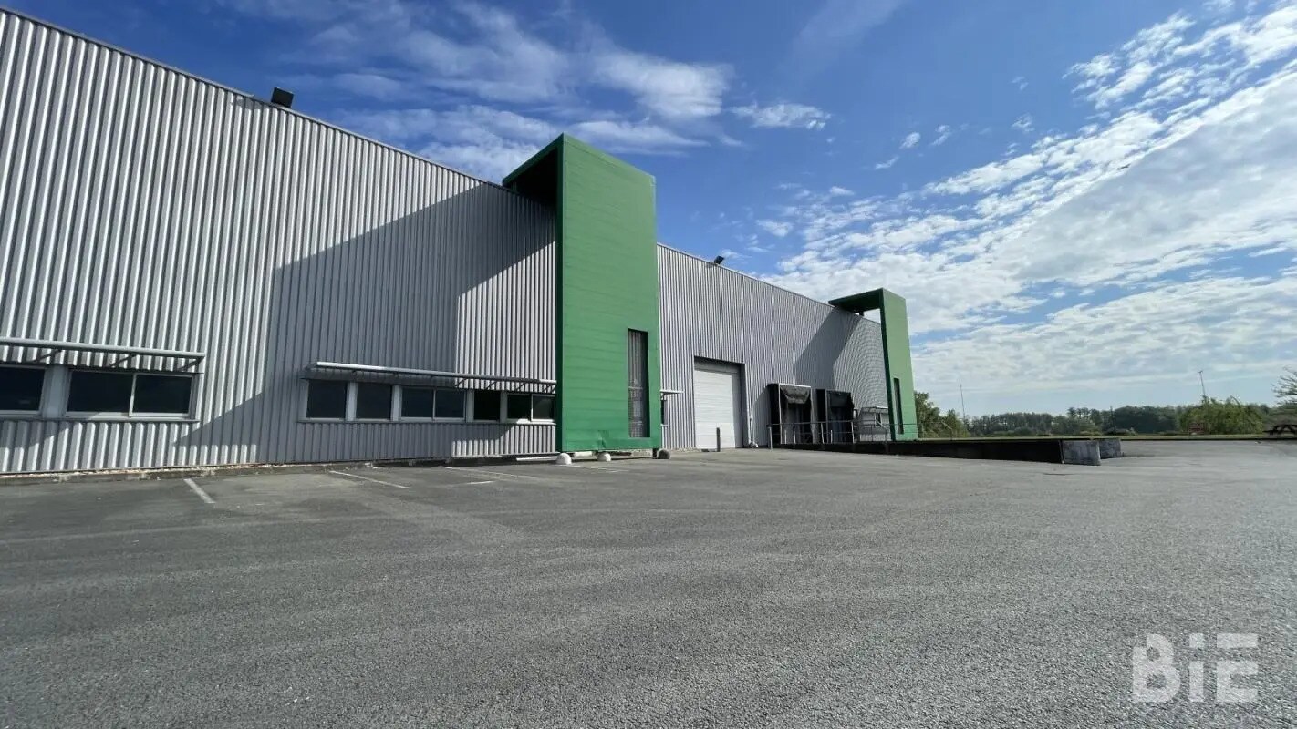 Bureau dans Blanquefort à louer Photo de l’immeuble– Image 1 sur 9