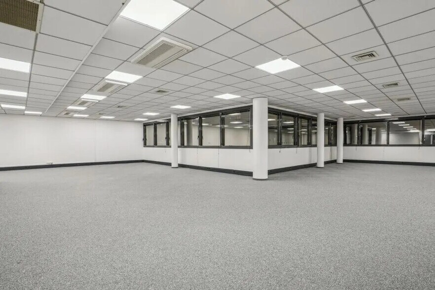 80-82 Rue Anatole France, Levallois-Perret à louer - Photo de l’immeuble – Image 3 sur 9