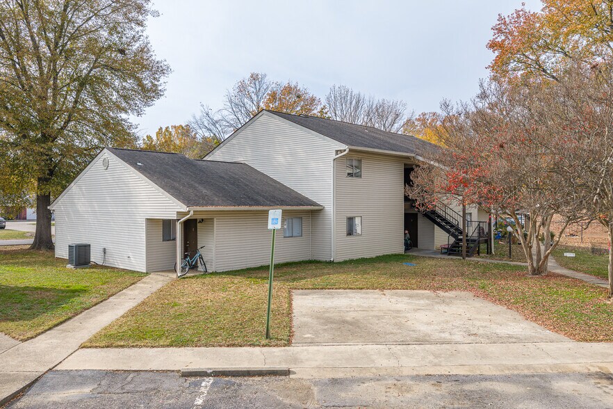 401 N Cumberland Ave, Russellville, AR à vendre - Photo de l’immeuble – Image 2 sur 45