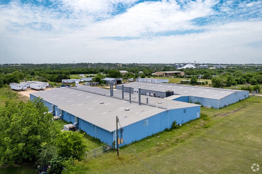1300 E 4th St, Taylor, TX à vendre - Photo principale – Image 1 sur 7