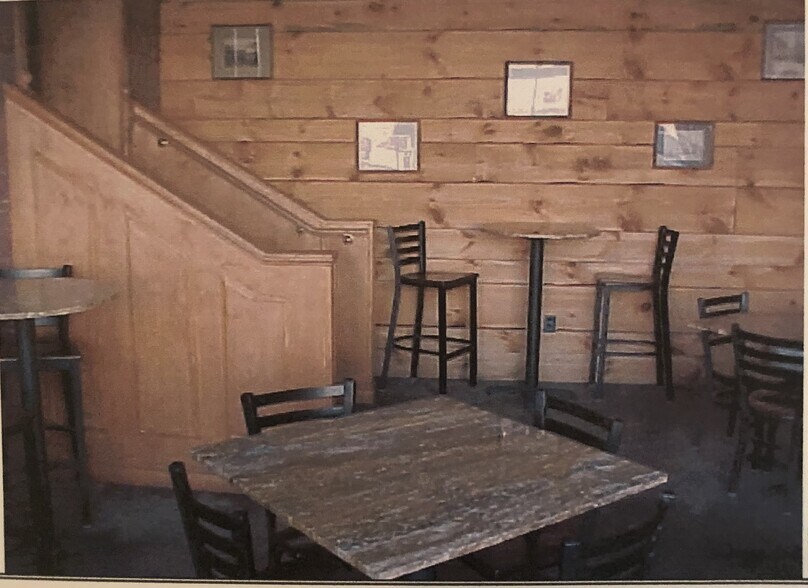 78 Franklin St, Norwich, CT à louer - Photo de l’immeuble – Image 3 sur 22