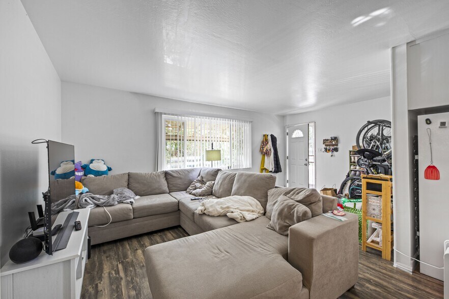 215 Avery Ln, Los Gatos, CA à vendre - Photo de l’immeuble – Image 2 sur 10