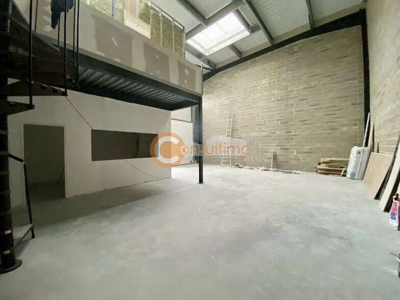 Local d’activités dans Beychac-et-Caillau à louer - Photo intérieure – Image 2 sur 5