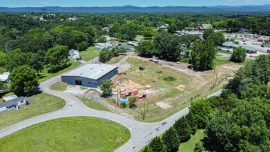 207 N Kenneth St, Walhalla, SC à louer Photo de l’immeuble– Image 2 sur 4
