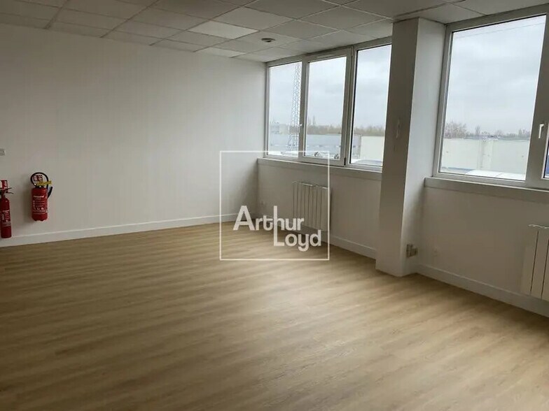 Bureau dans Moissy-Cramayel à louer - Photo intérieure – Image 3 sur 4