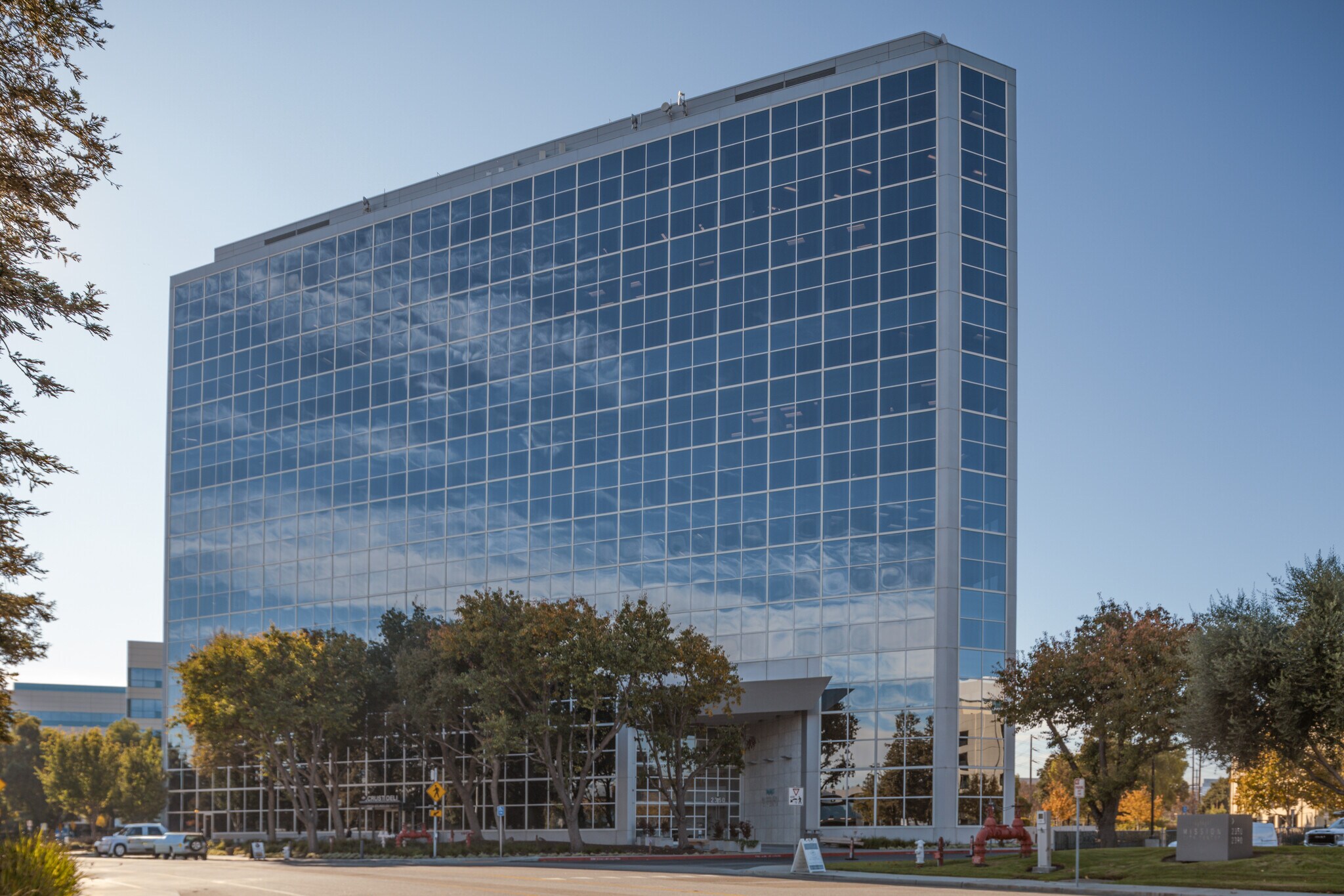 2350 Mission College Blvd, Santa Clara, CA à louer Photo de l’immeuble– Image 1 sur 15