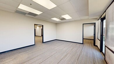 11701 S Belcher Rd, Largo, FL à louer Numérisation 3D Matterport– Image 1 sur 8