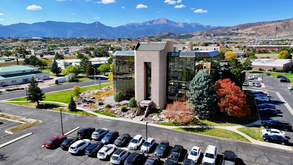 1115 Elkton Dr, Colorado Springs, CO à louer - Photo de l’immeuble – Image 2 sur 17