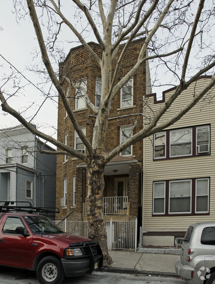 42 Poplar St, Jersey City, NJ à vendre - Photo de l’immeuble – Image 3 sur 3