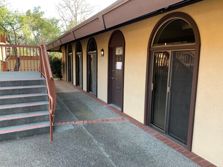880 Las Gallinas Ave, San Rafael, CA à vendre - Photo de l’immeuble – Image 3 sur 12