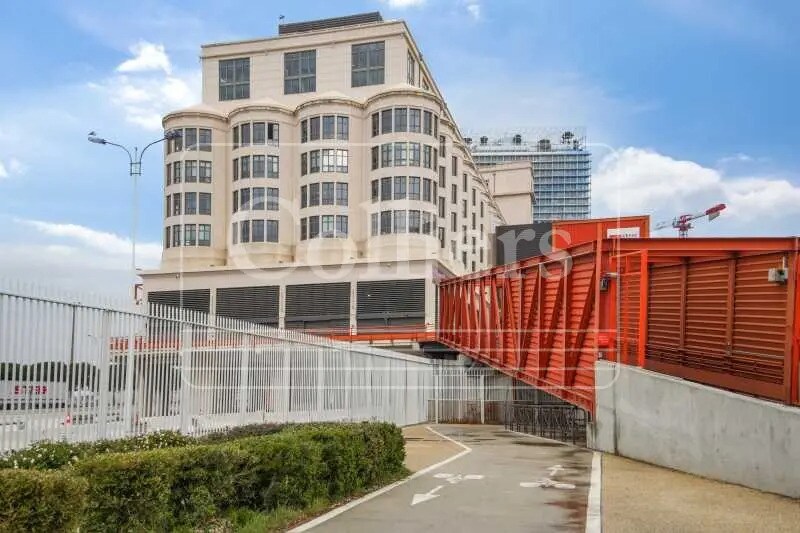 Bureau dans Marseille à louer - Photo de l’immeuble – Image 2 sur 10