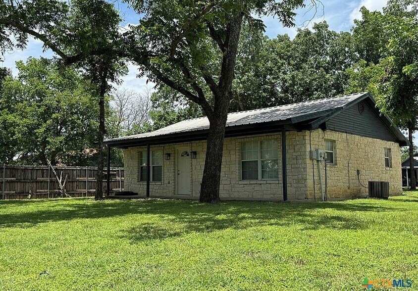 7 property Portfolio Moody, TX portefeuille de 2 biens à vendre sur LoopNet.fr - Photo de l’immeuble – Image 2 sur 3