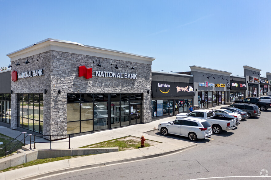 16-28 Wilstead Dr, Newmarket, ON à louer - Photo principale – Image 1 sur 3