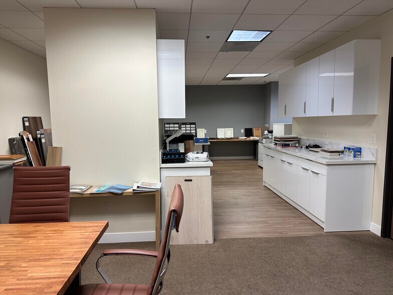 2458 Alton Pky, Irvine, CA à louer - Photo intérieure – Image 3 sur 13