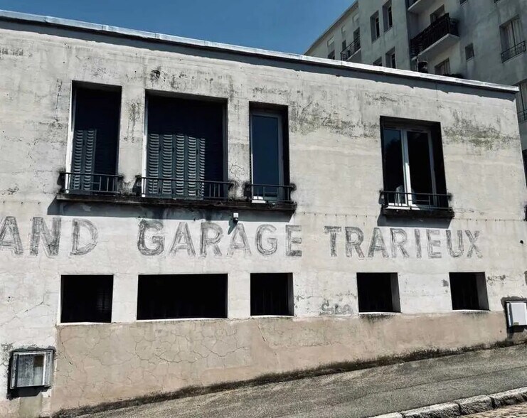 Local commercial dans Lyon à louer - Photo de l’immeuble – Image 3 sur 4
