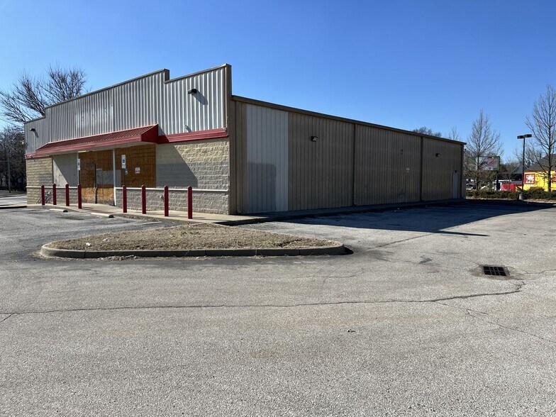 611 Winkler Ave, Louisville, KY à louer - Photo de l’immeuble – Image 1 sur 5