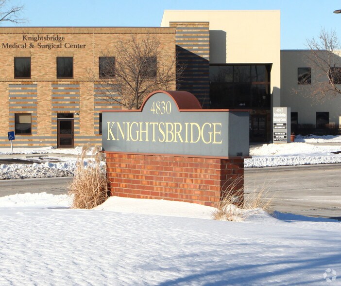 4830 Knightsbridge Blvd, Columbus, OH à louer - Photo de l’immeuble – Image 3 sur 19