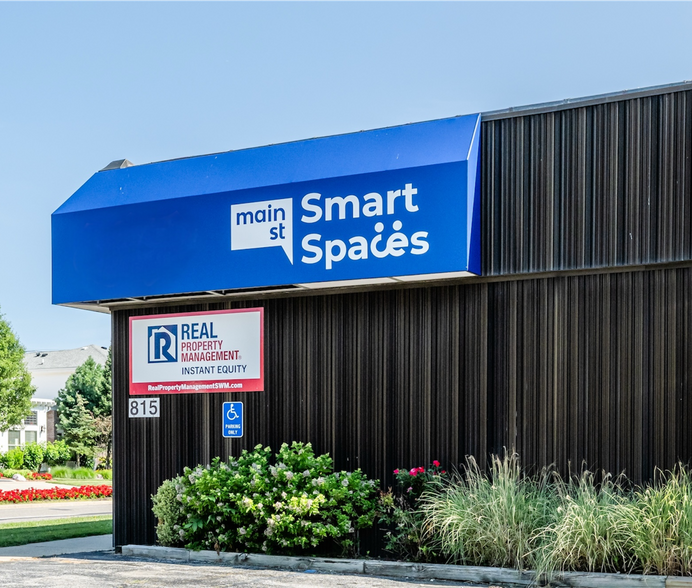 815 N Main St, Saint Joseph, MI à louer - Photo de l’immeuble – Image 1 sur 4