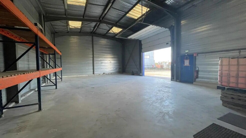 Industriel/Logistique dans Saint-Martin-du-Mont à vendre - Photo principale – Image 1 sur 9