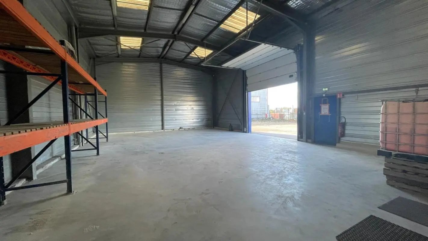 Industriel/Logistique dans Saint-Martin-du-Mont à vendre Photo principale– Image 1 sur 10