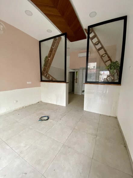 15 Rue Henry Monnier, Paris à louer - Photo de l’immeuble – Image 3 sur 4