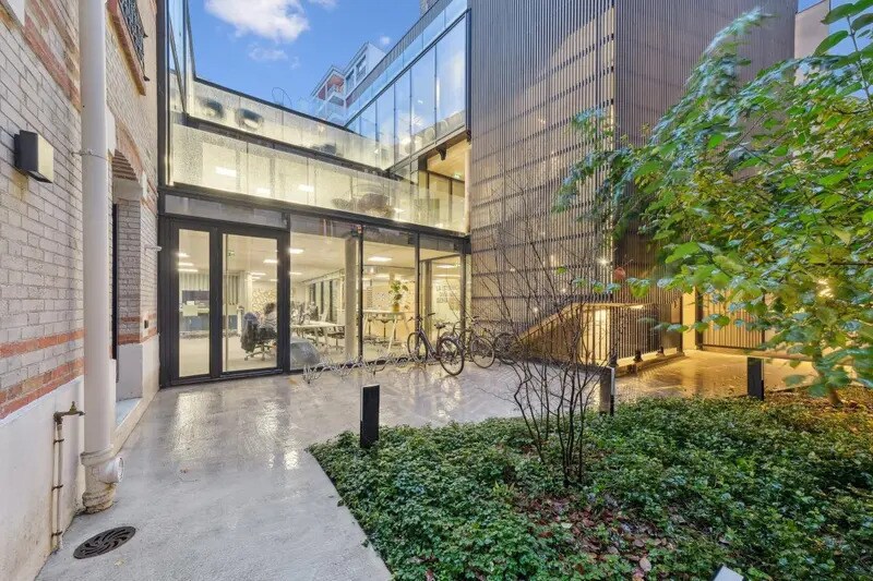 10 Rue Petit, Paris à louer - Photo de l’immeuble – Image 1 sur 18