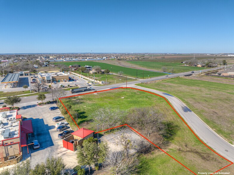 Fm 758, New Braunfels, TX à vendre - Photo de l’immeuble – Image 2 sur 15