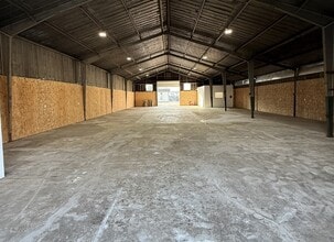 1122 33rd St, Bakersfield, CA à louer Photo intérieure– Image 2 sur 5