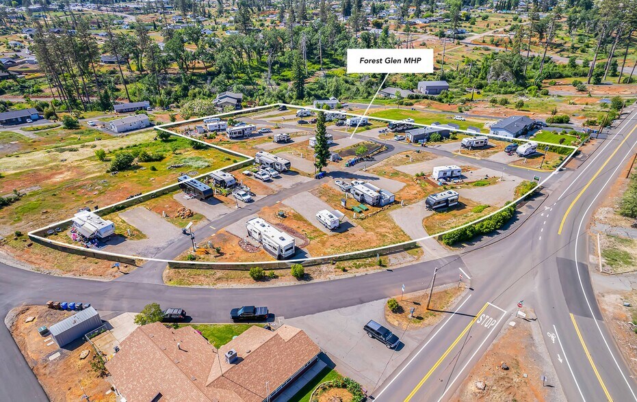 1080 Pearson Rd, Paradise, CA à vendre - Photo principale – Image 1 sur 19